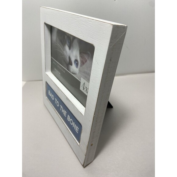 Pinnacle Holds 4 X 6 Cat Photo Frame Wooden with Turning Sign Bad to the Bone - Picture 2 of 5